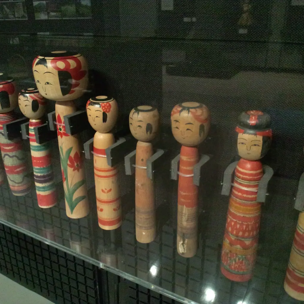 Tsuchiyu-style kokeshi dolls at the National Museum of Ethnology, Osaka.